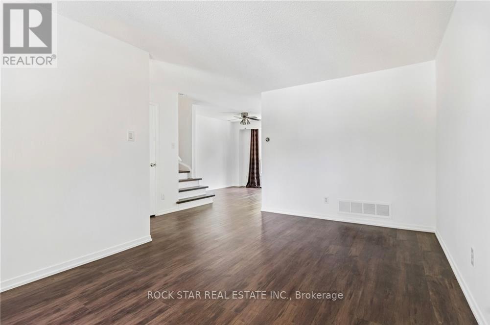 32 LANSING SQUARE - 12
