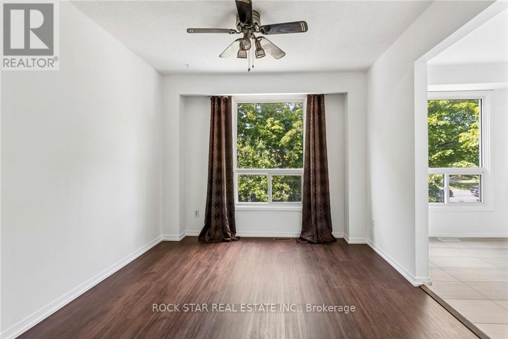 32 LANSING SQUARE - 14