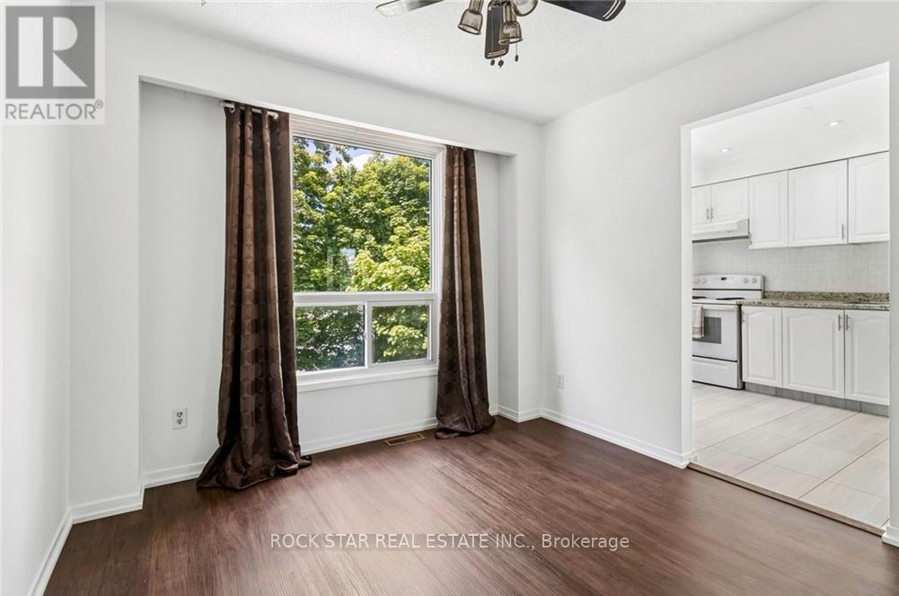 32 LANSING SQUARE - 15