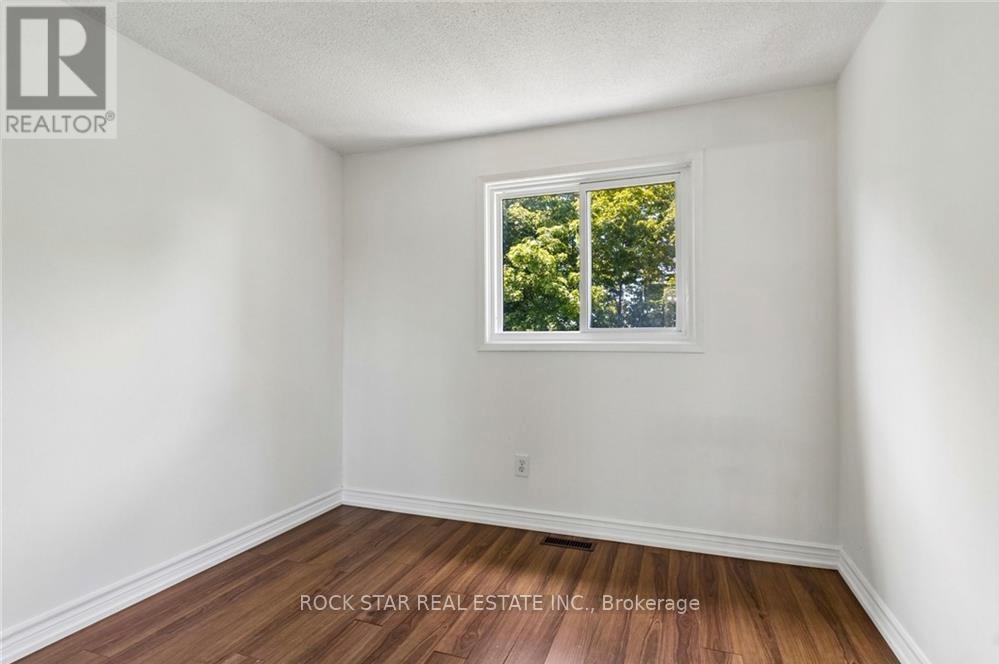 32 LANSING SQUARE - 21
