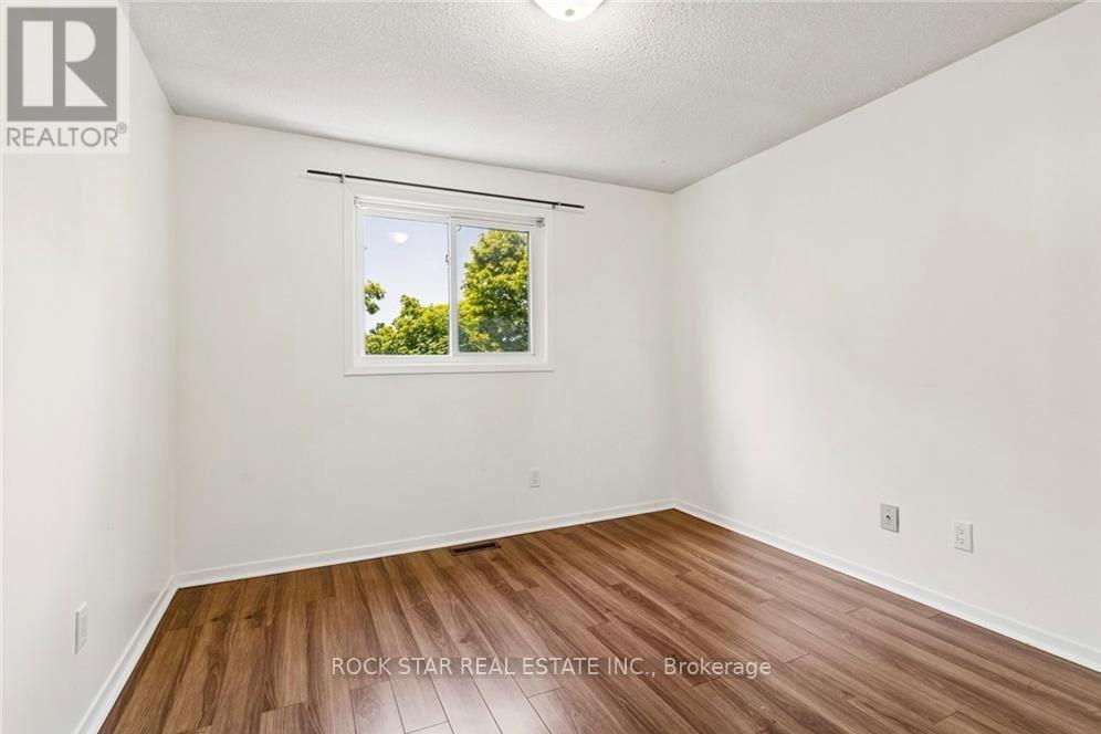32 LANSING SQUARE - 23