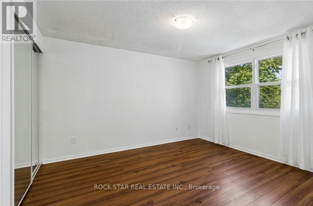 32 LANSING SQUARE - 26