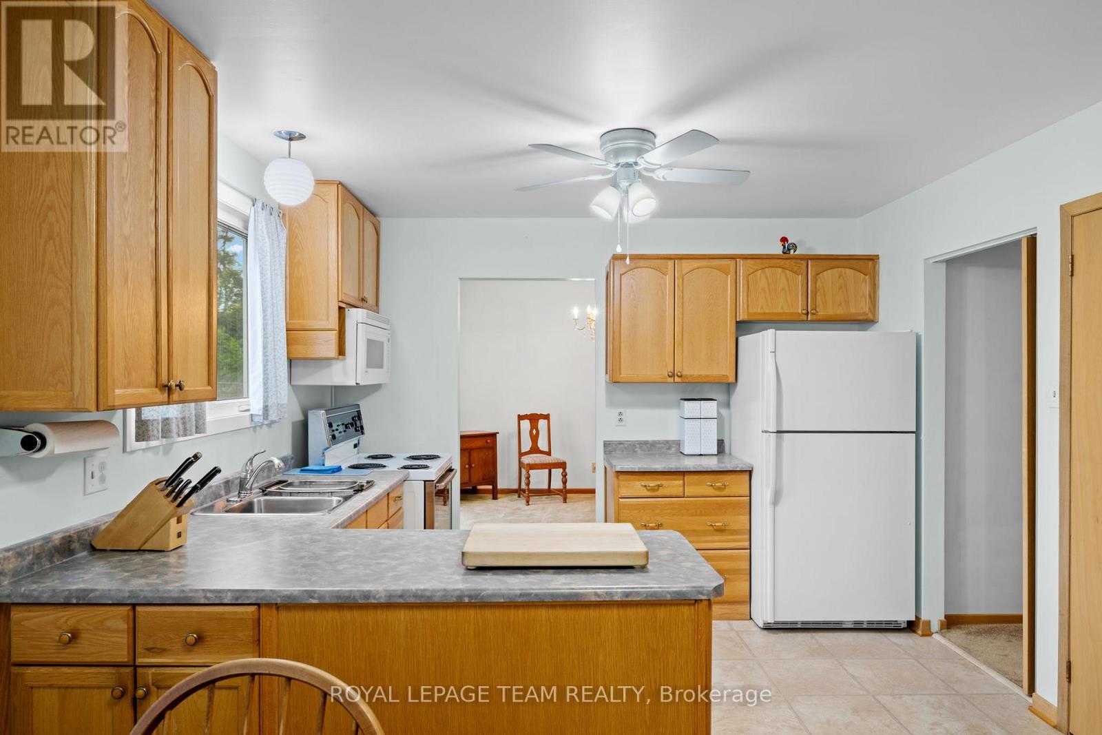 7 CENTREPARK DRIVE - 13