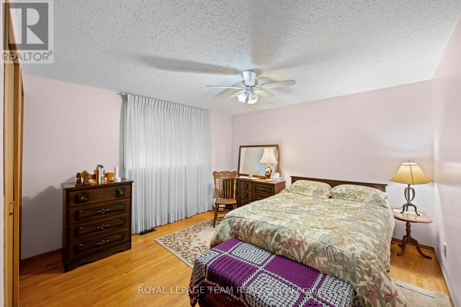 7 CENTREPARK DRIVE - 22