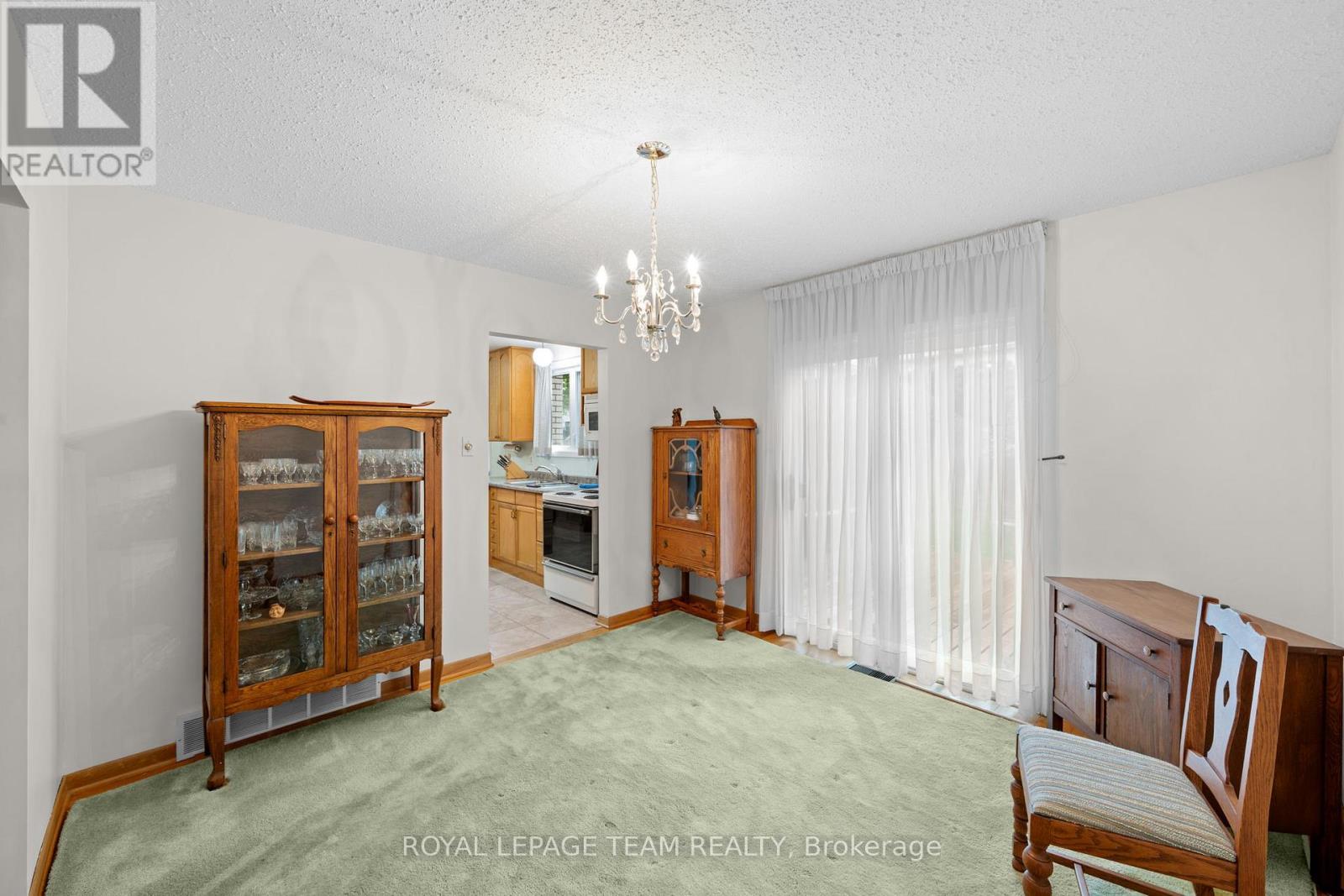 7 CENTREPARK DRIVE - 10
