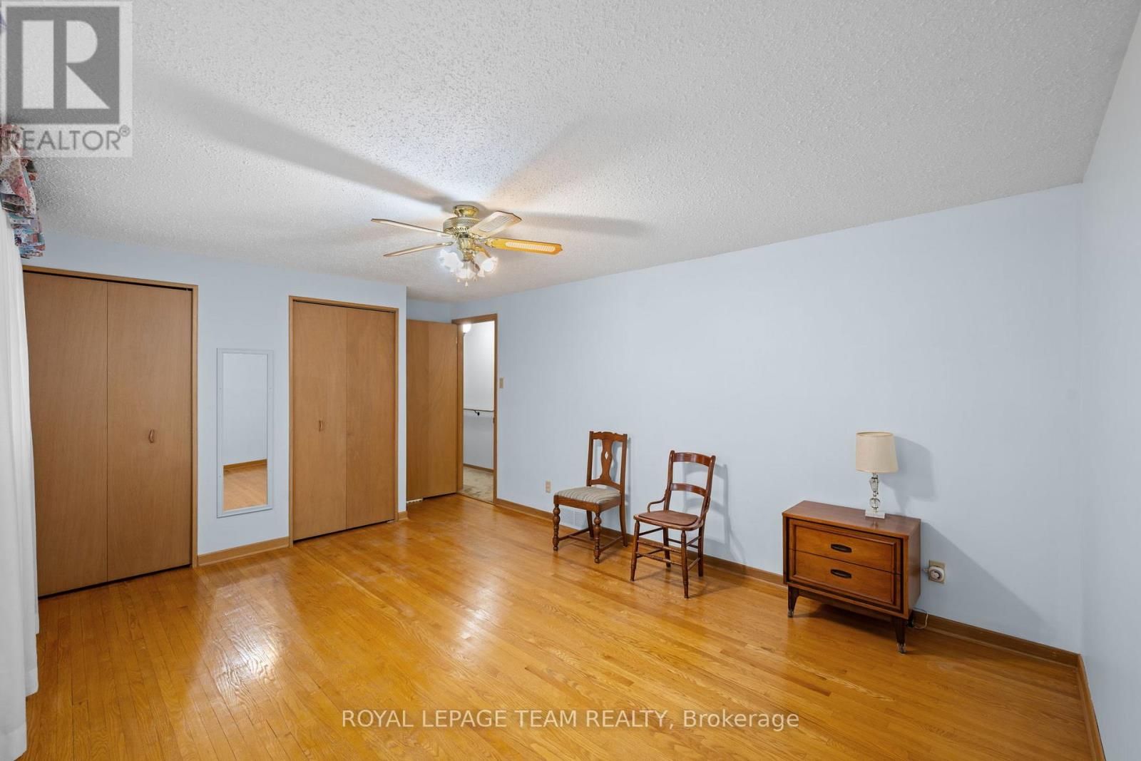 7 CENTREPARK DRIVE - 24