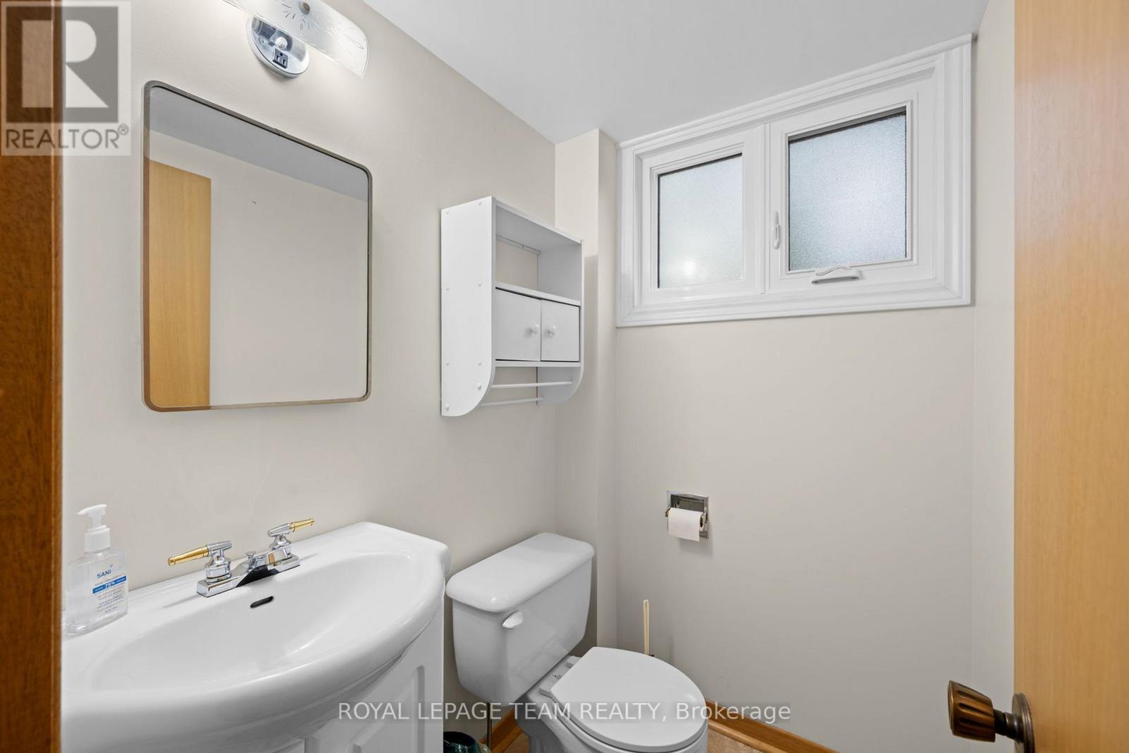 7 CENTREPARK DRIVE - 17