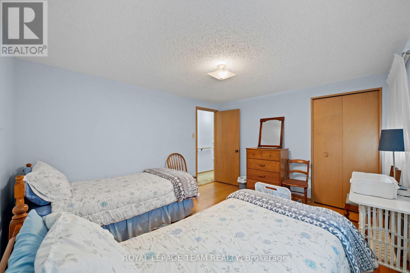 7 CENTREPARK DRIVE - 20