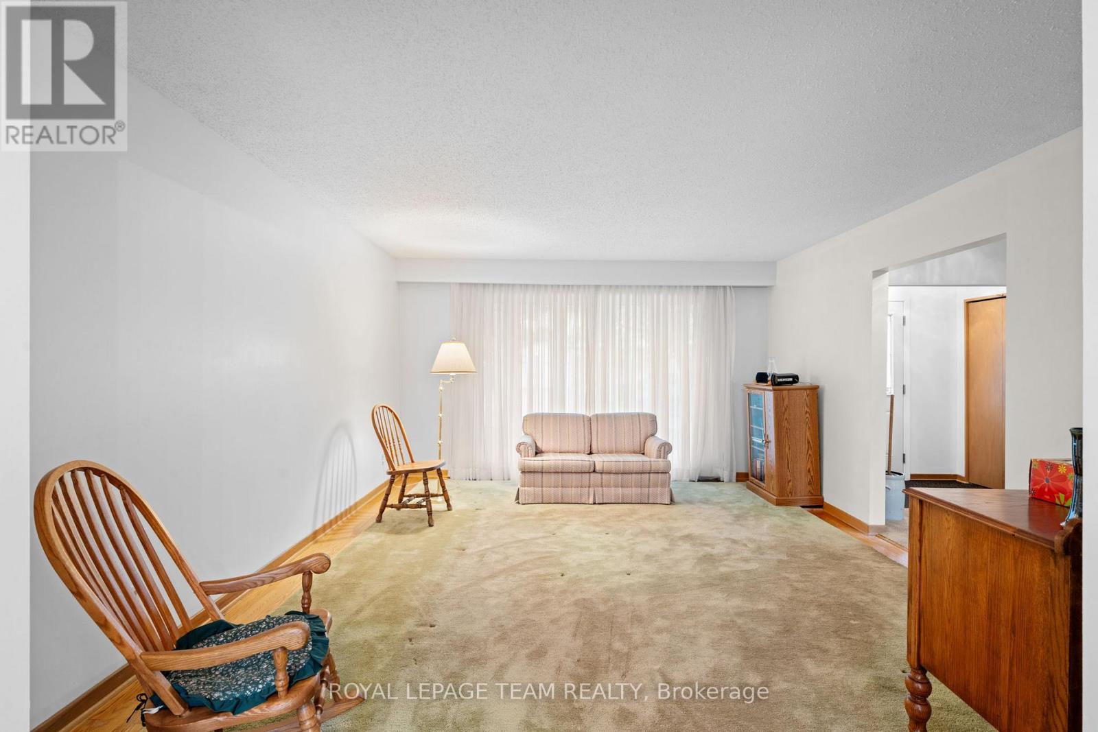 7 CENTREPARK DRIVE - 8