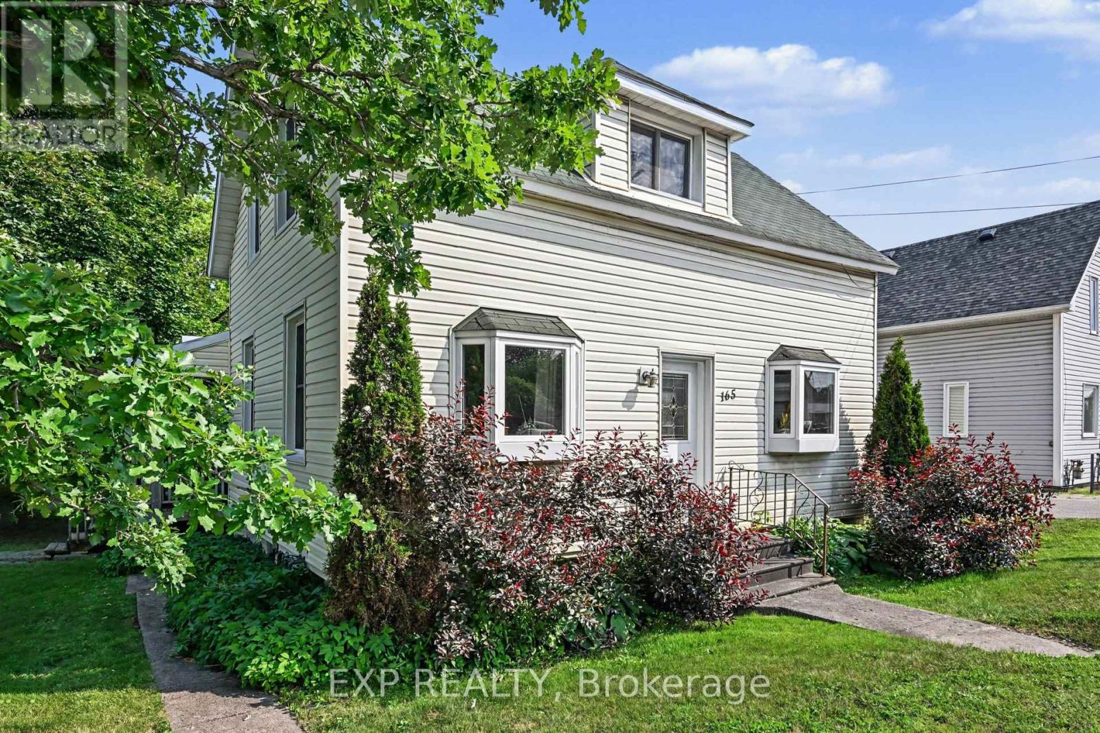 Welcome to 165 Ottawa St