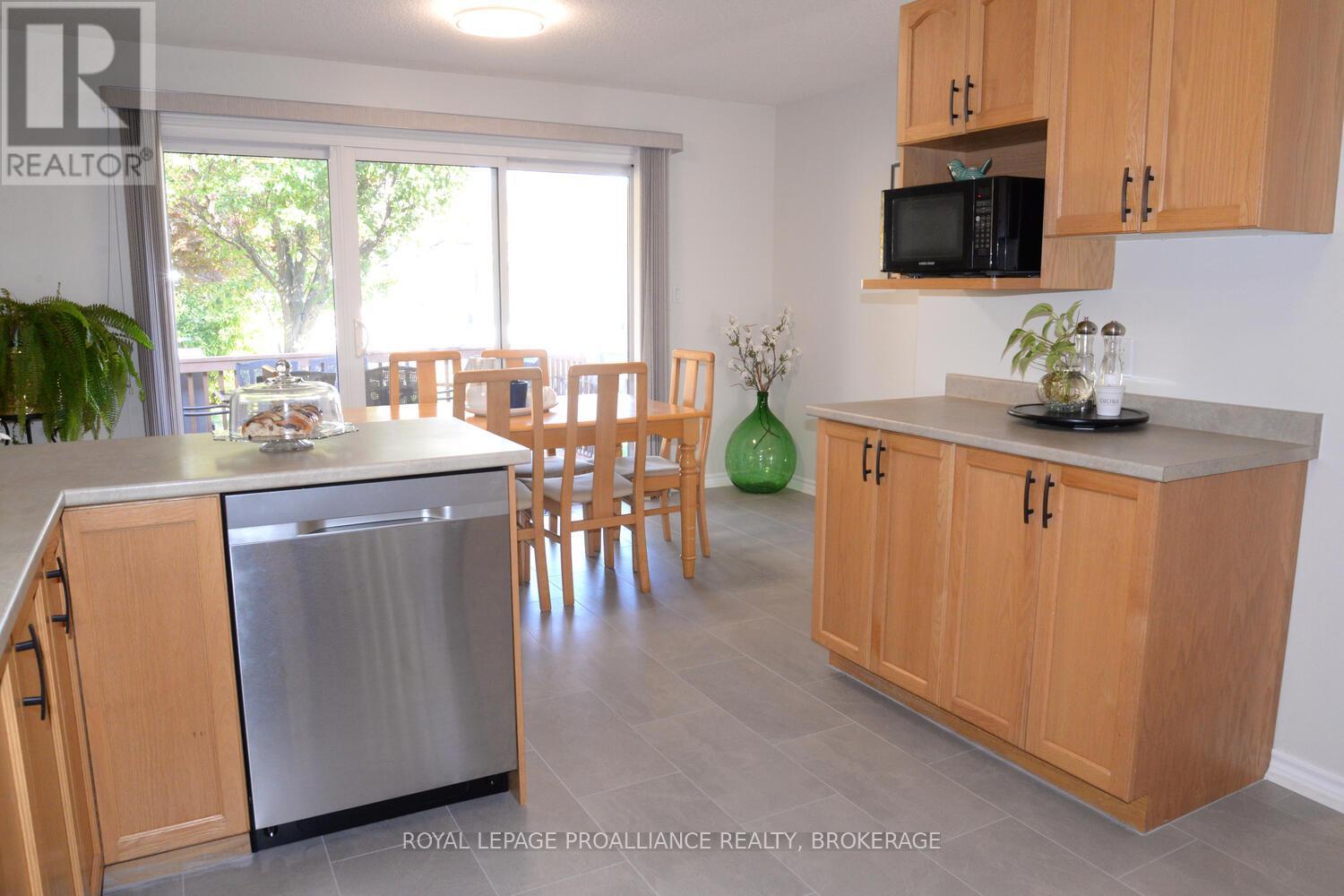 166 ELLESMEER AVENUE - 16