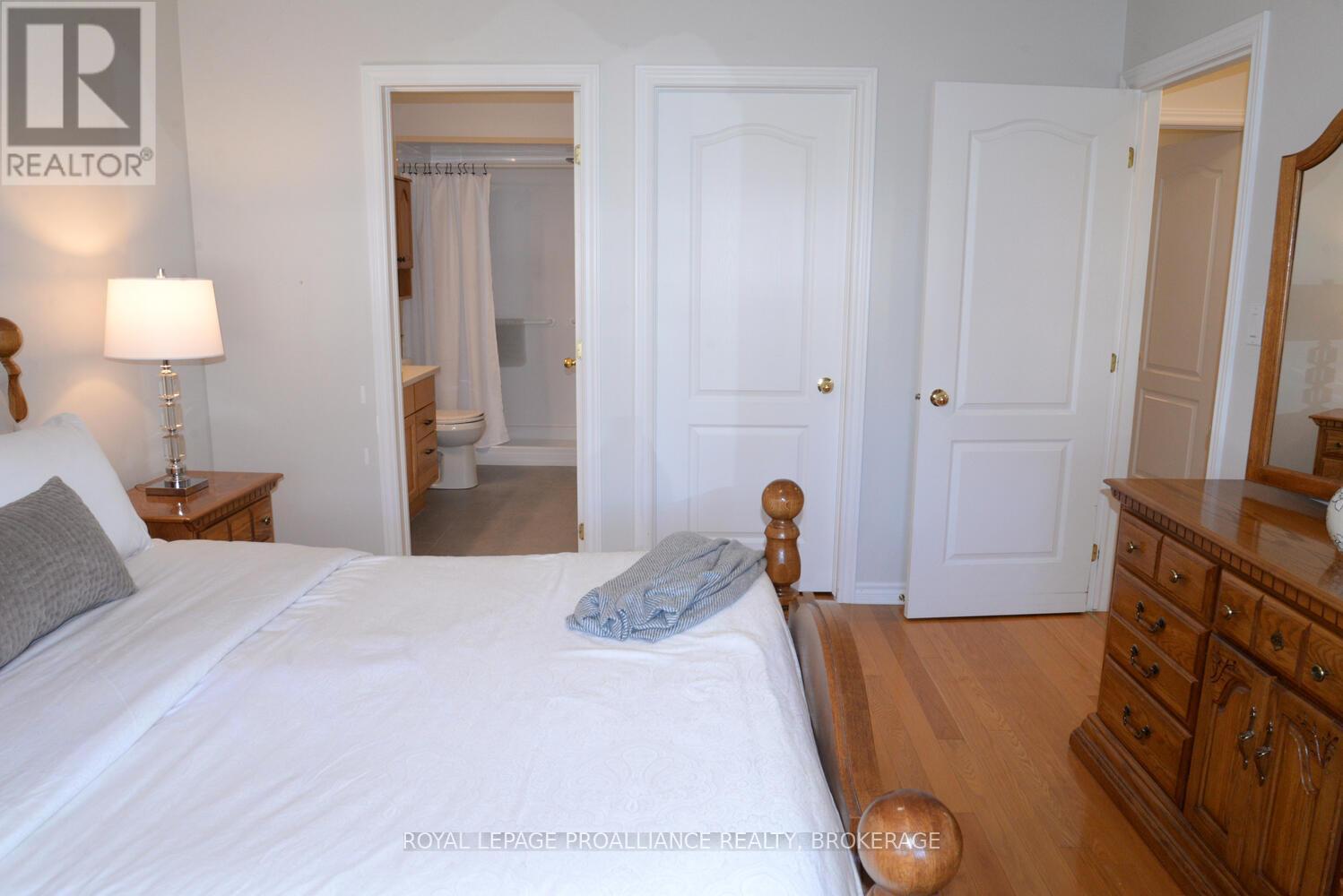 166 ELLESMEER AVENUE - 22