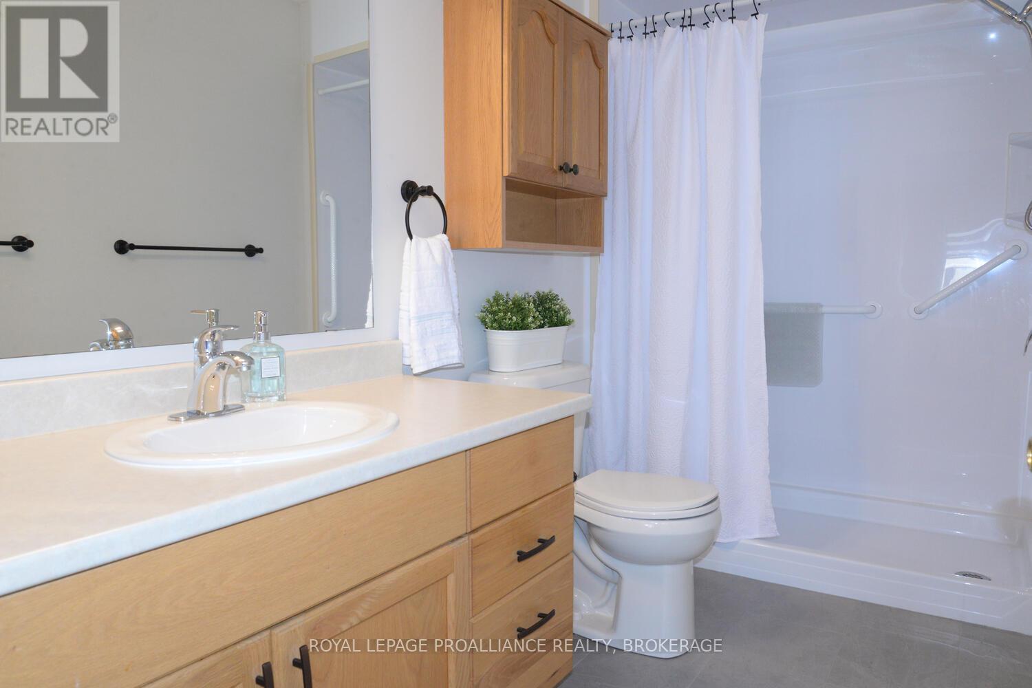 166 ELLESMEER AVENUE - 23