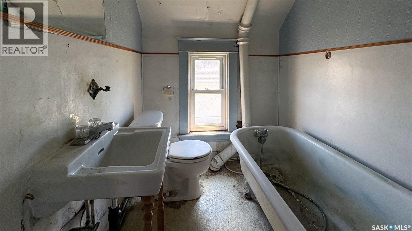 1310 ANGUS STREET — photo 21