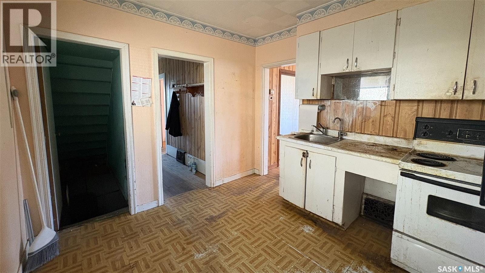 1310 Angus STREET - 9