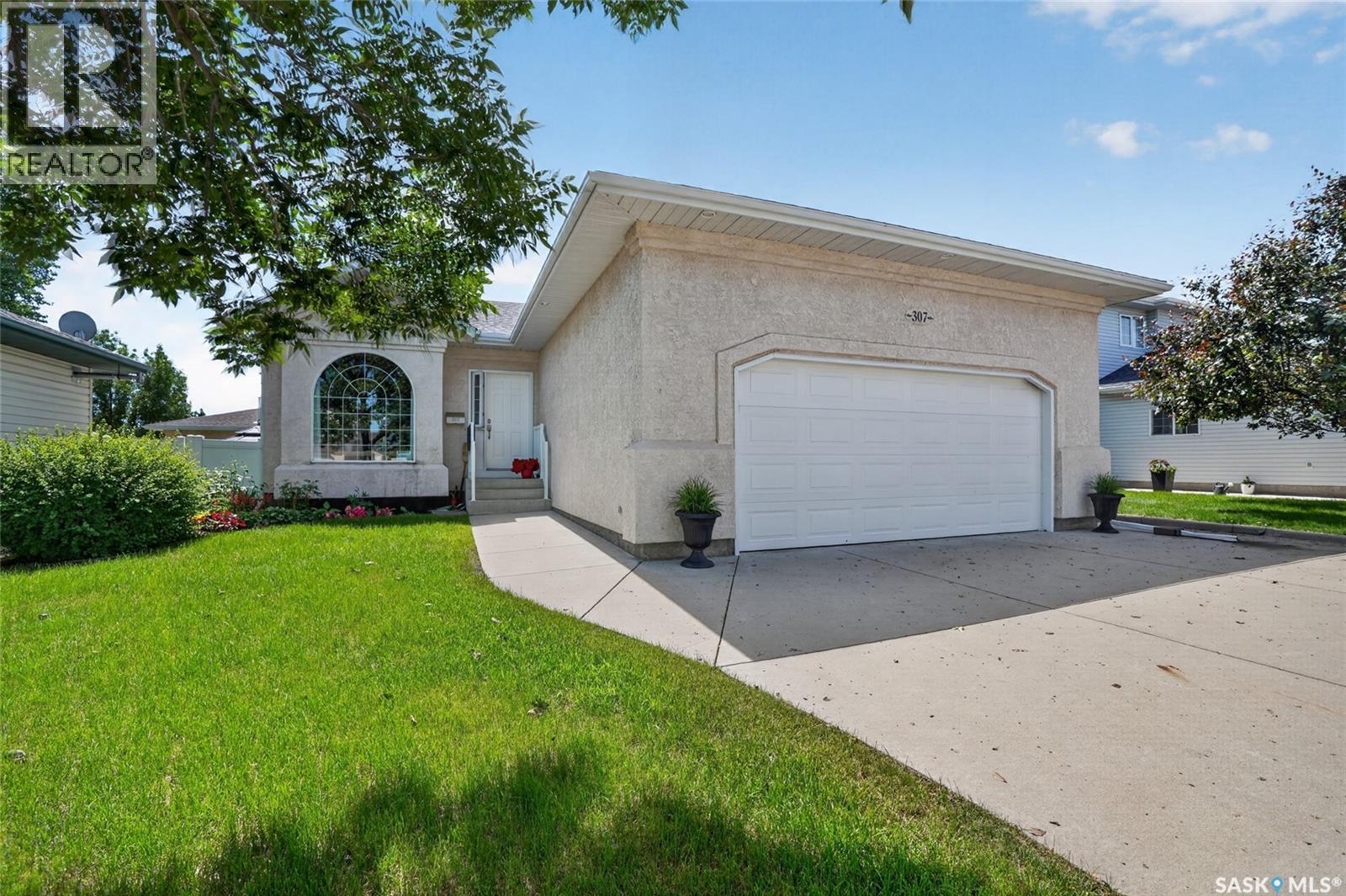 307 Sumner LANE - 1