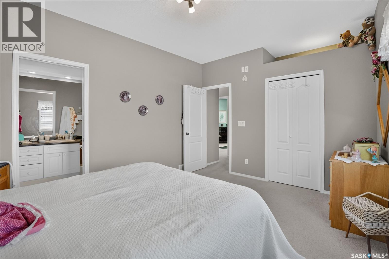 307 Sumner LANE - 26