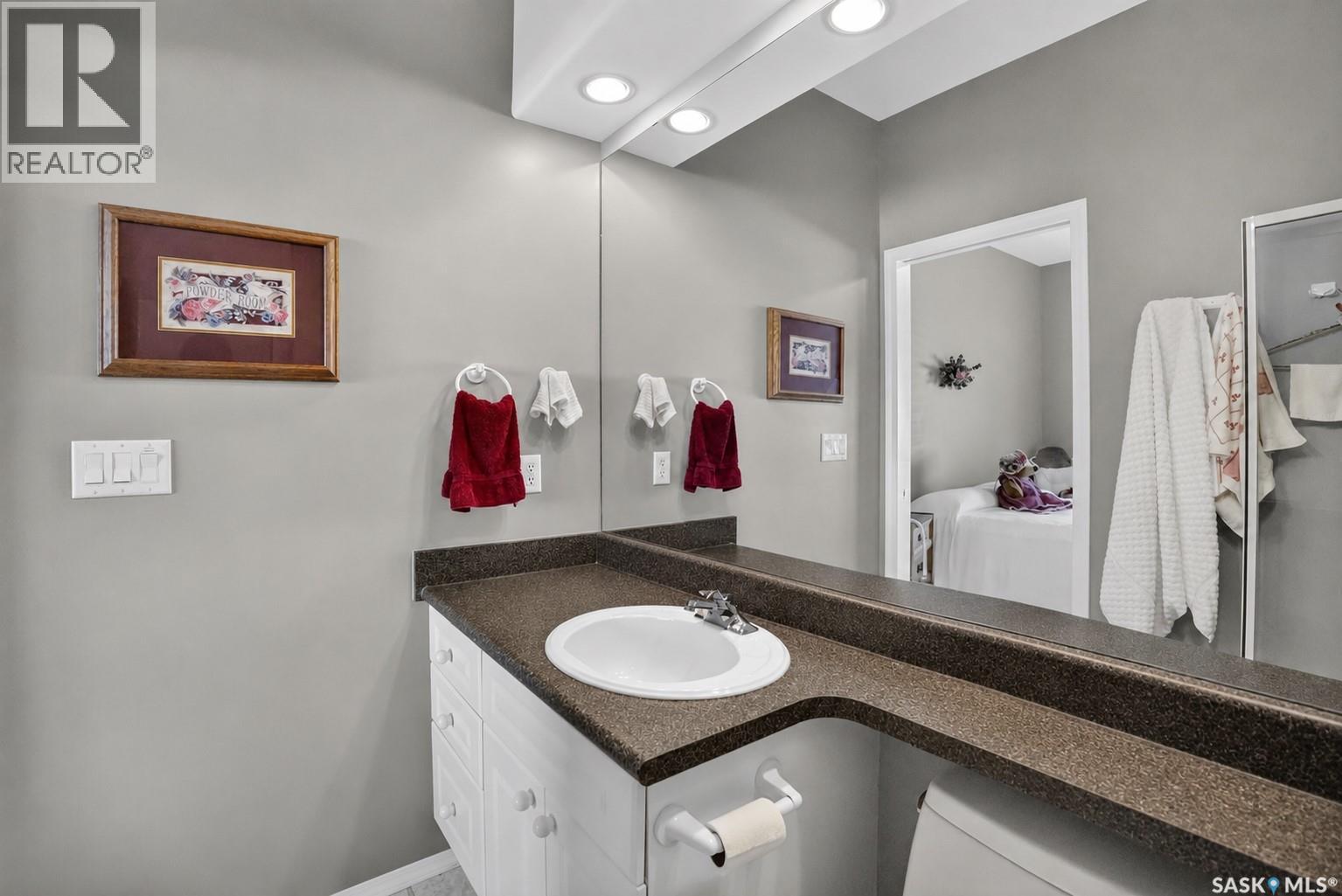 307 Sumner LANE - 27