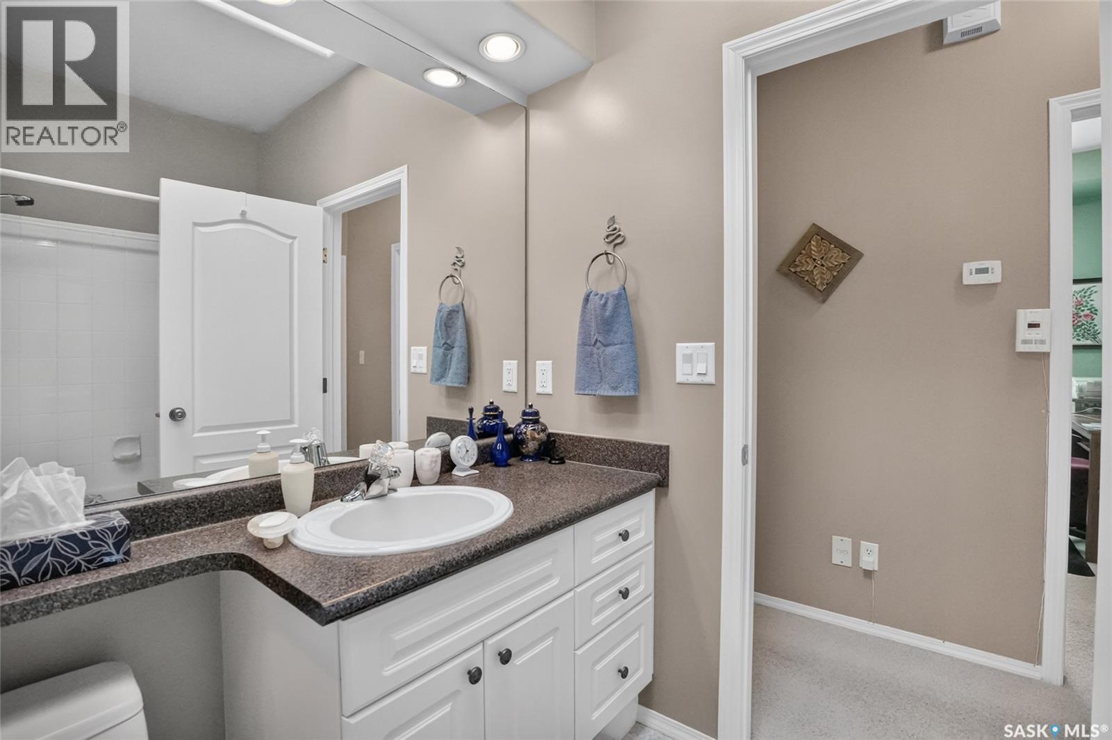307 Sumner LANE - 34