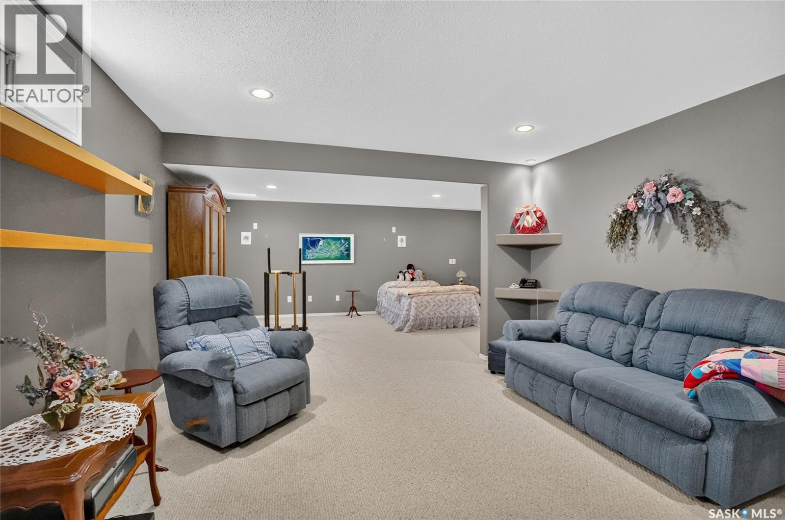 307 Sumner LANE - 37
