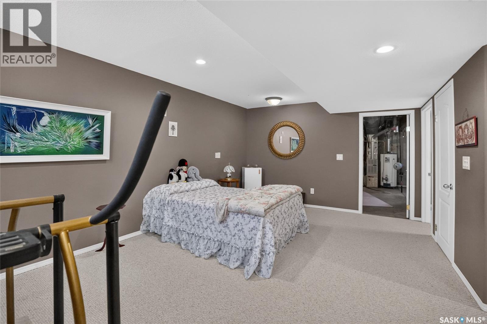 307 Sumner LANE - 43