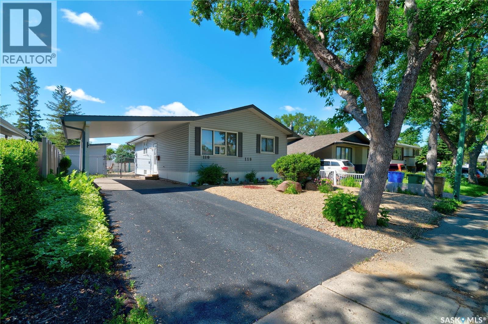 119 Bothwell CRESCENT - 2