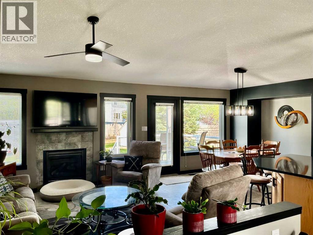 Listing photo – 310B Edgewood Close, Camrose