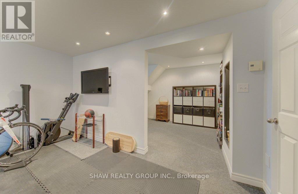 108 CLEARWATER CRESCENT - Image 35