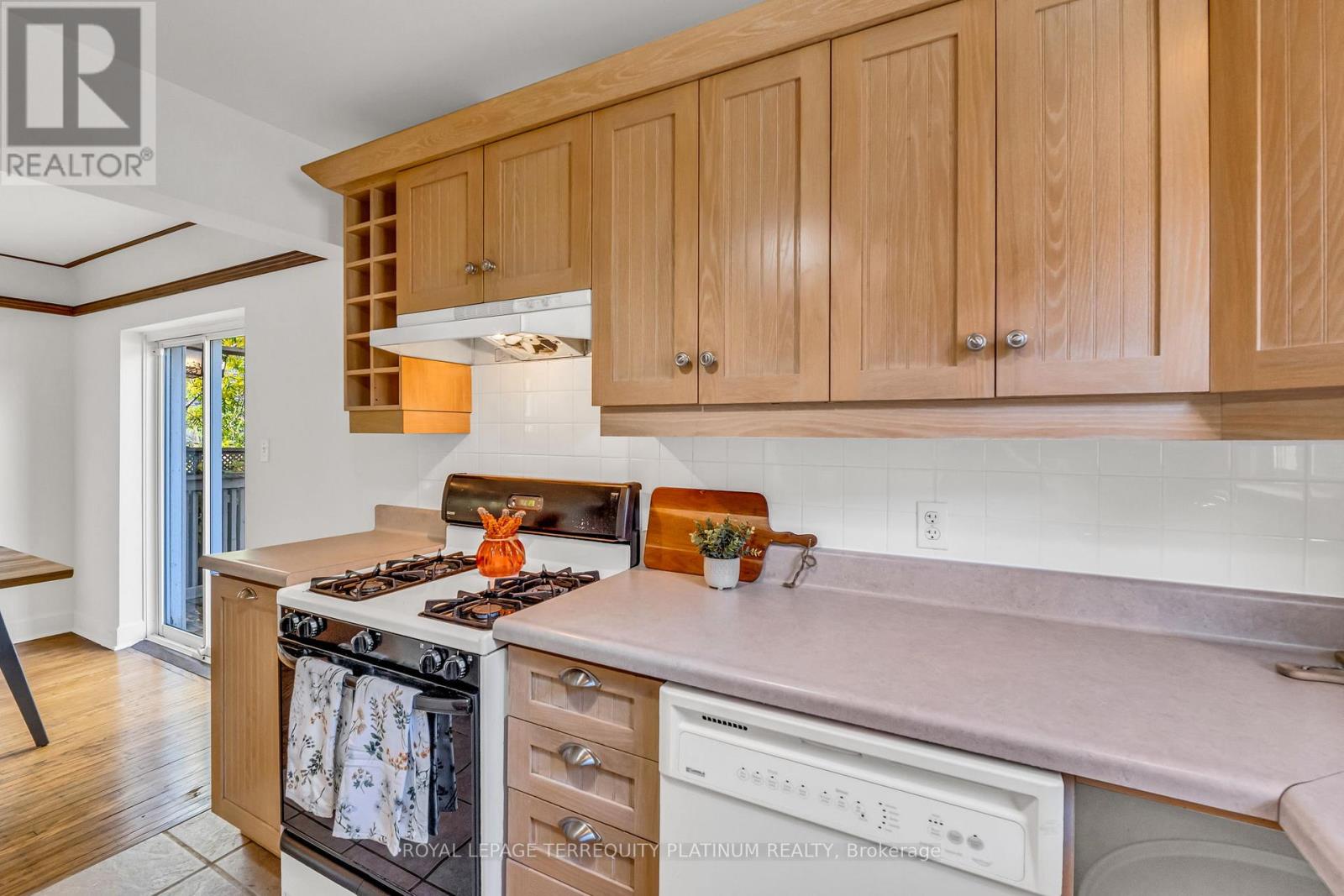 10 LOCARNO AVENUE - 17
