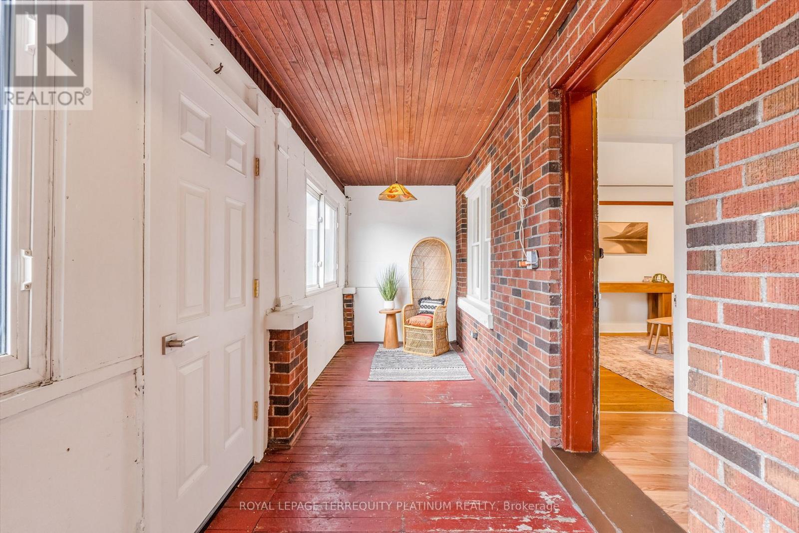 10 LOCARNO AVENUE - 30