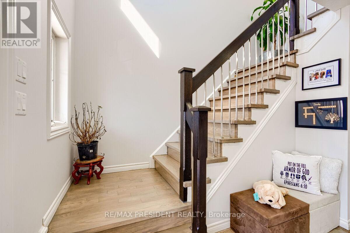 573 FORMAN AVENUE - 12