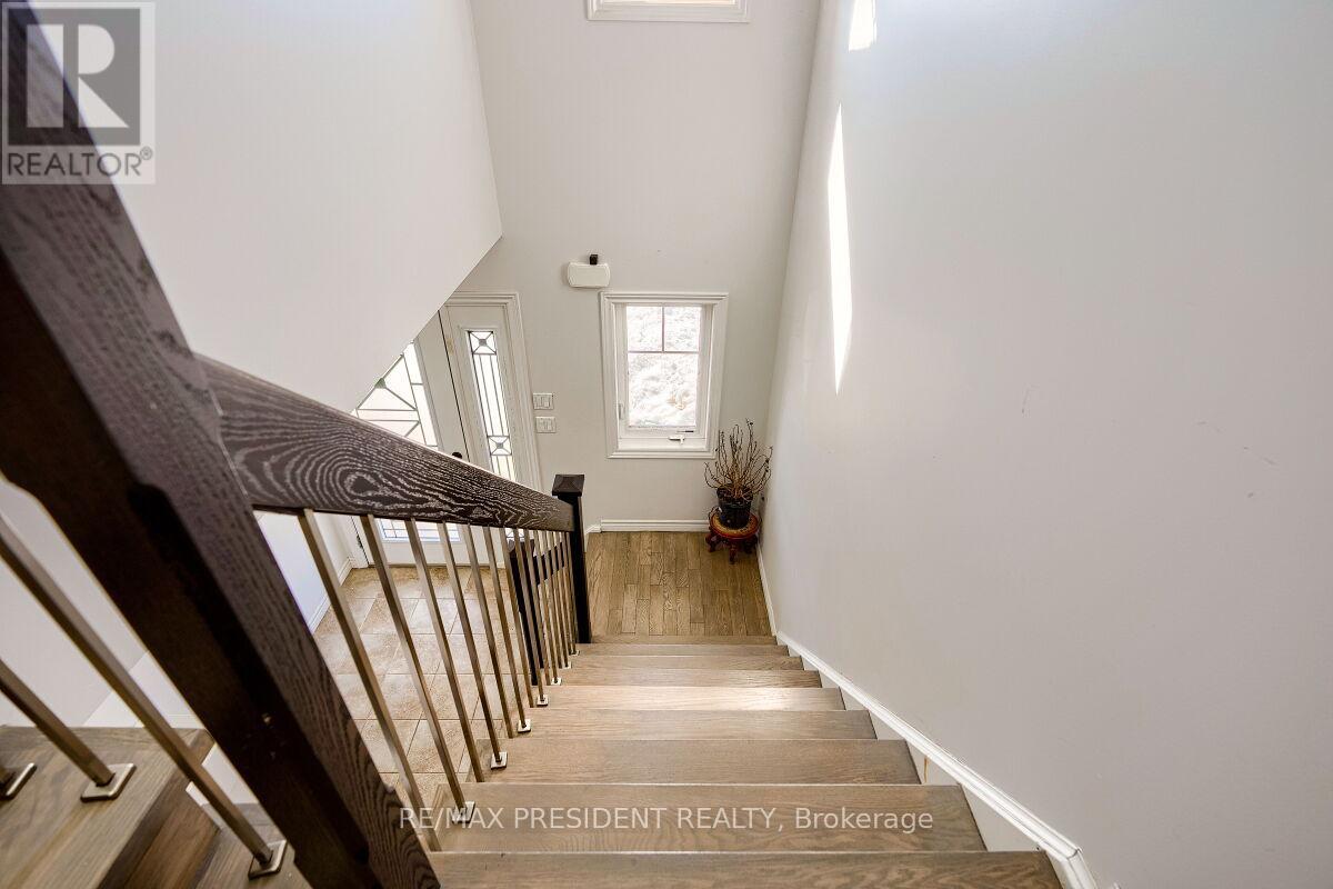 573 FORMAN AVENUE - 13