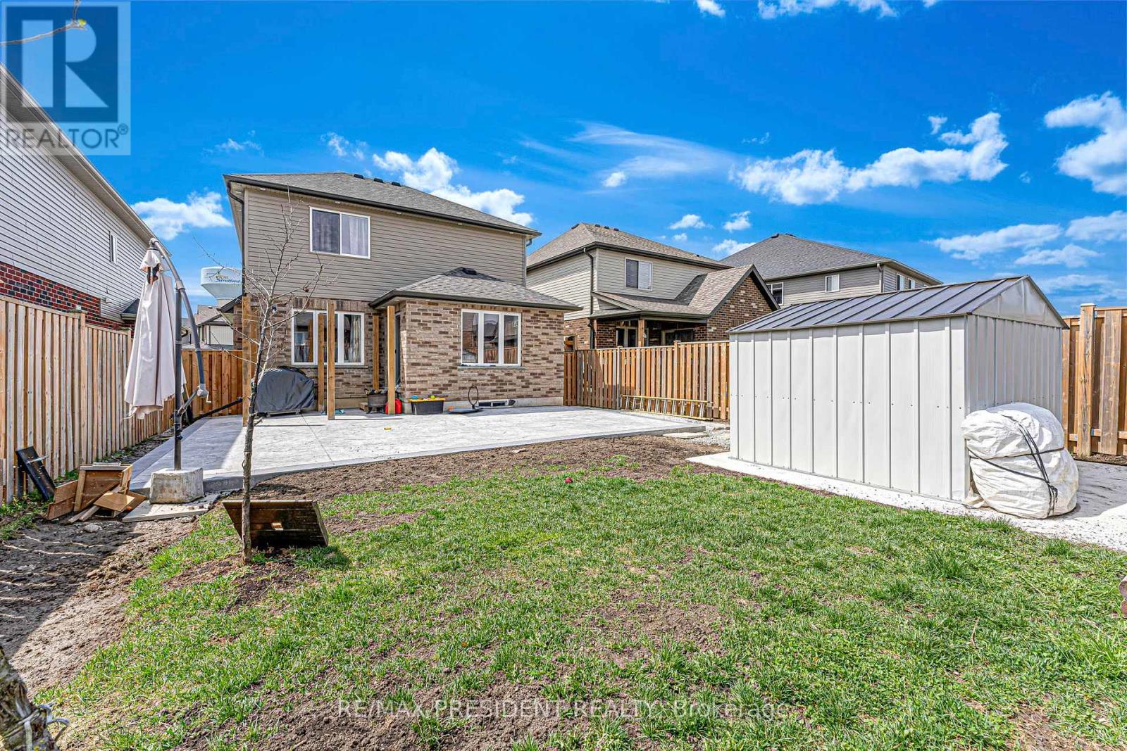 573 FORMAN AVENUE - 22