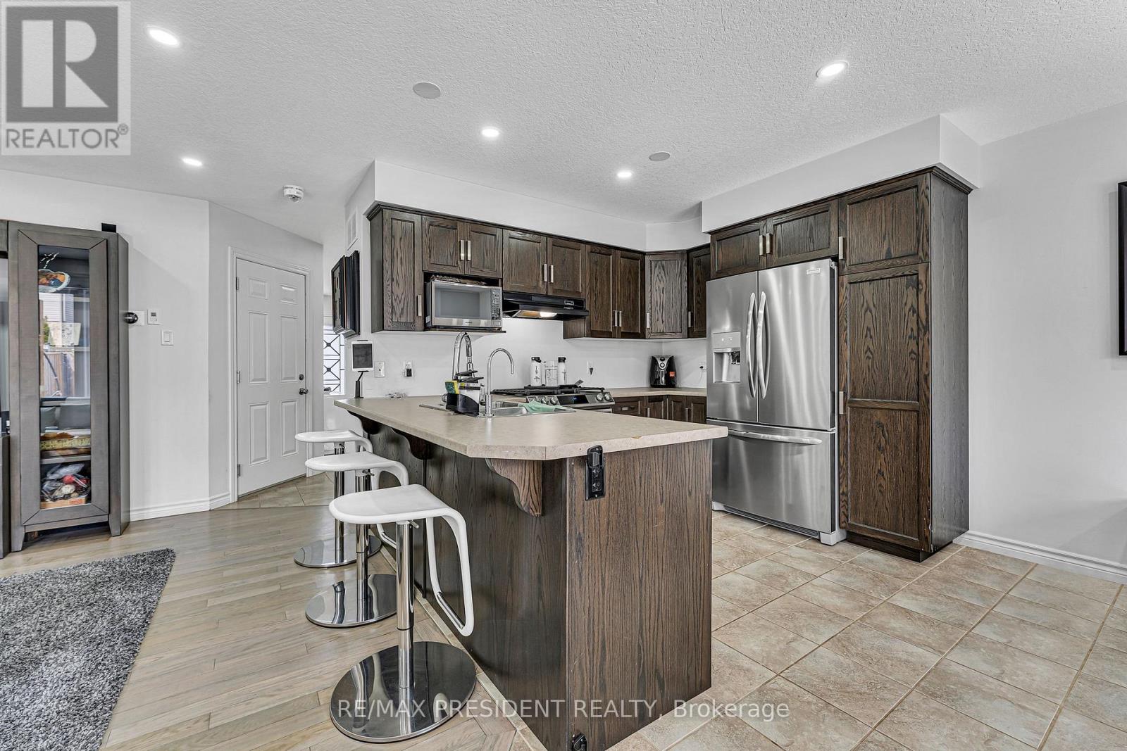 573 FORMAN AVENUE - 5