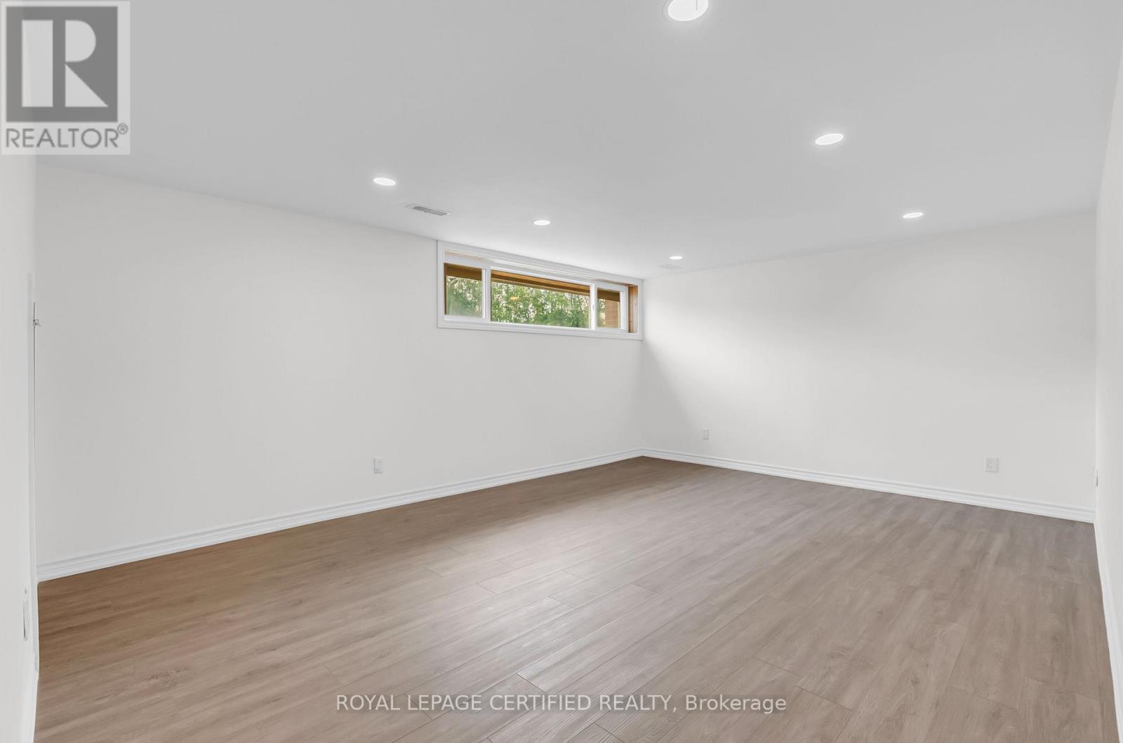 448 FERNLEIGH CIRCLE S - Image 35