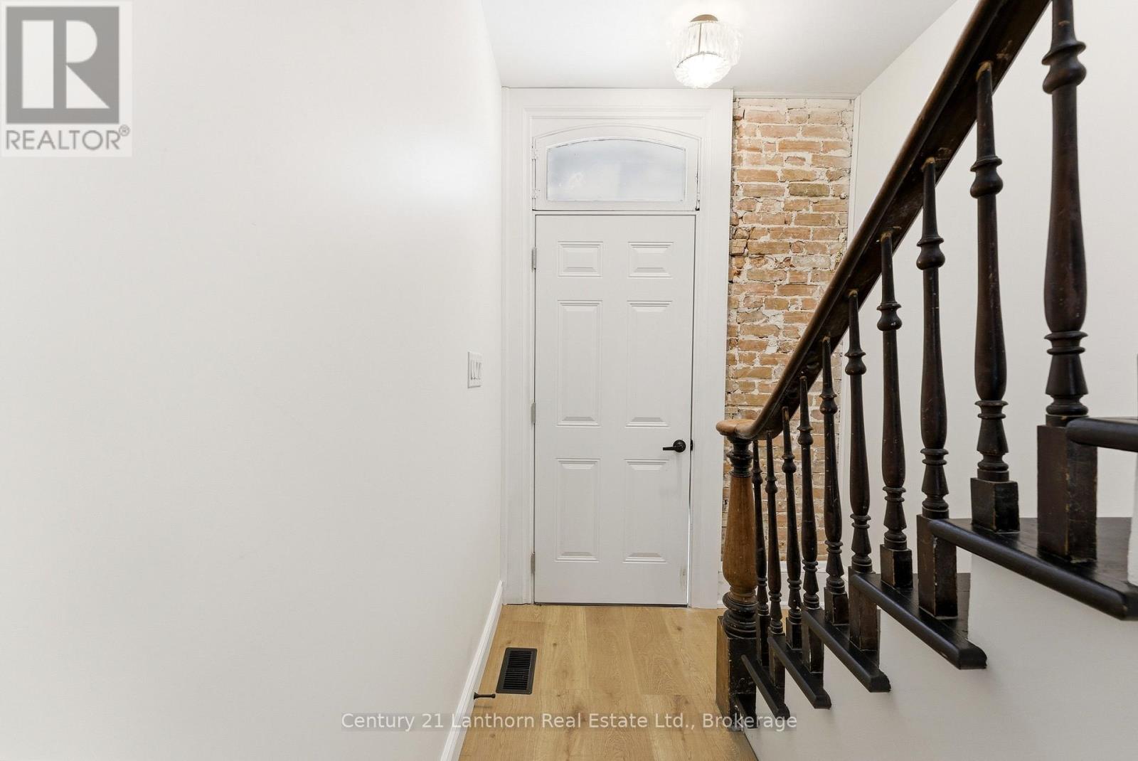 16 STORE STREET - 29
