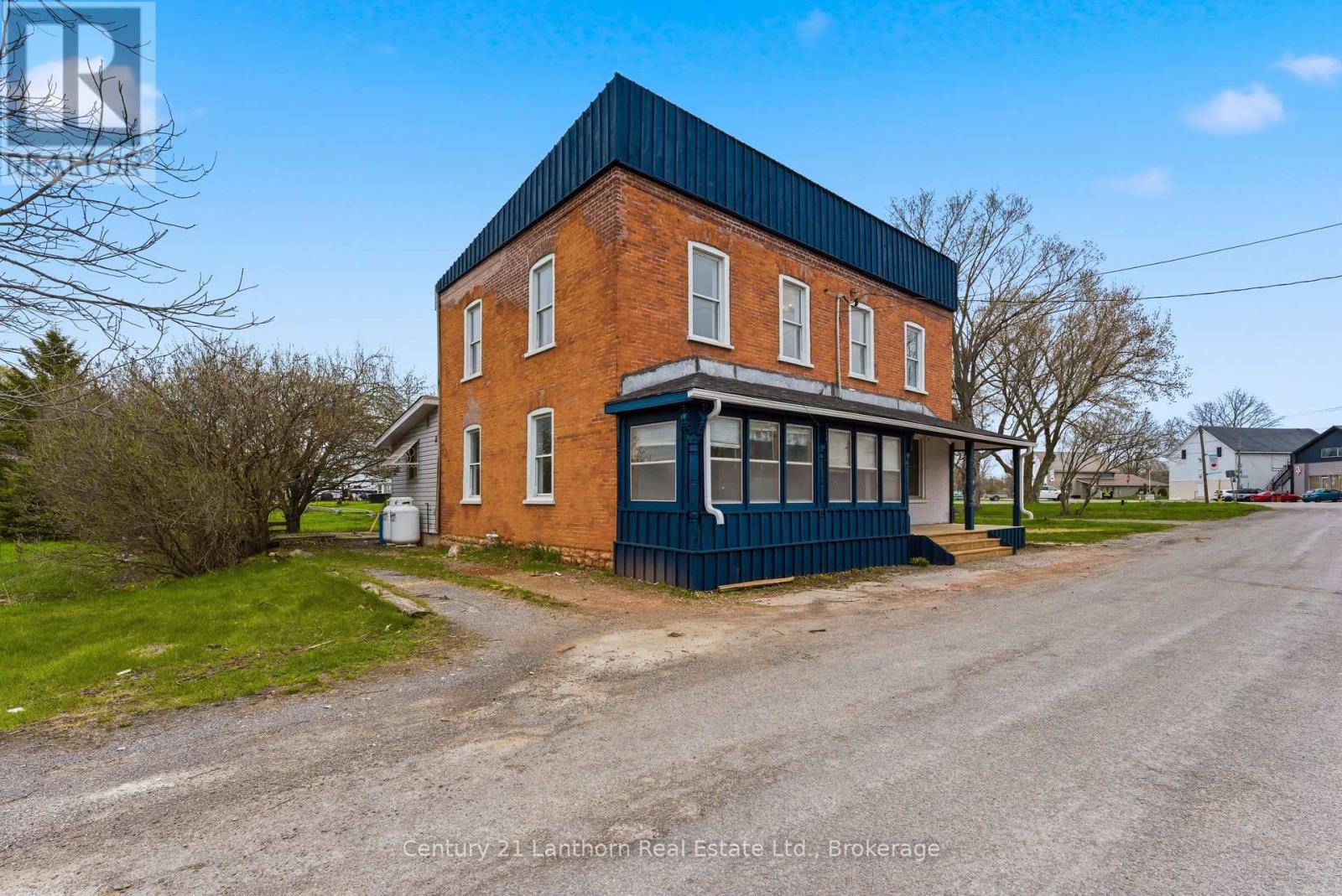 16 STORE STREET - 6