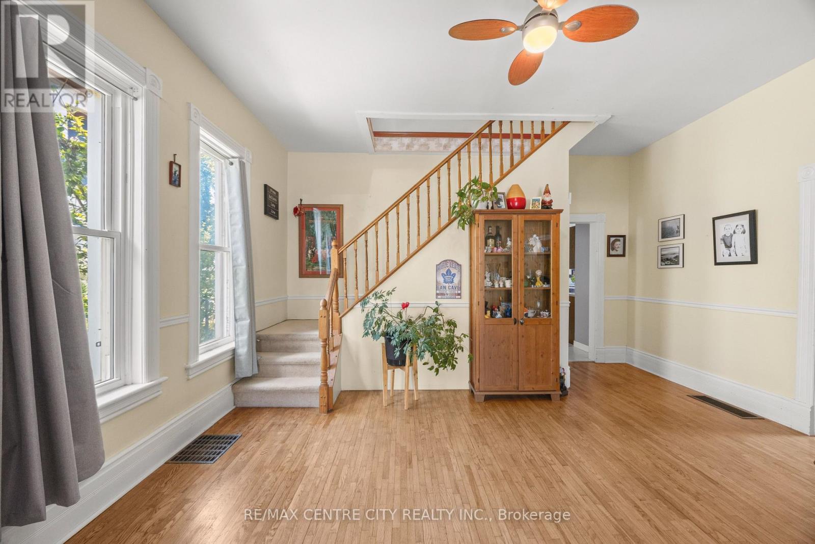 25 ERIE STREET - 11