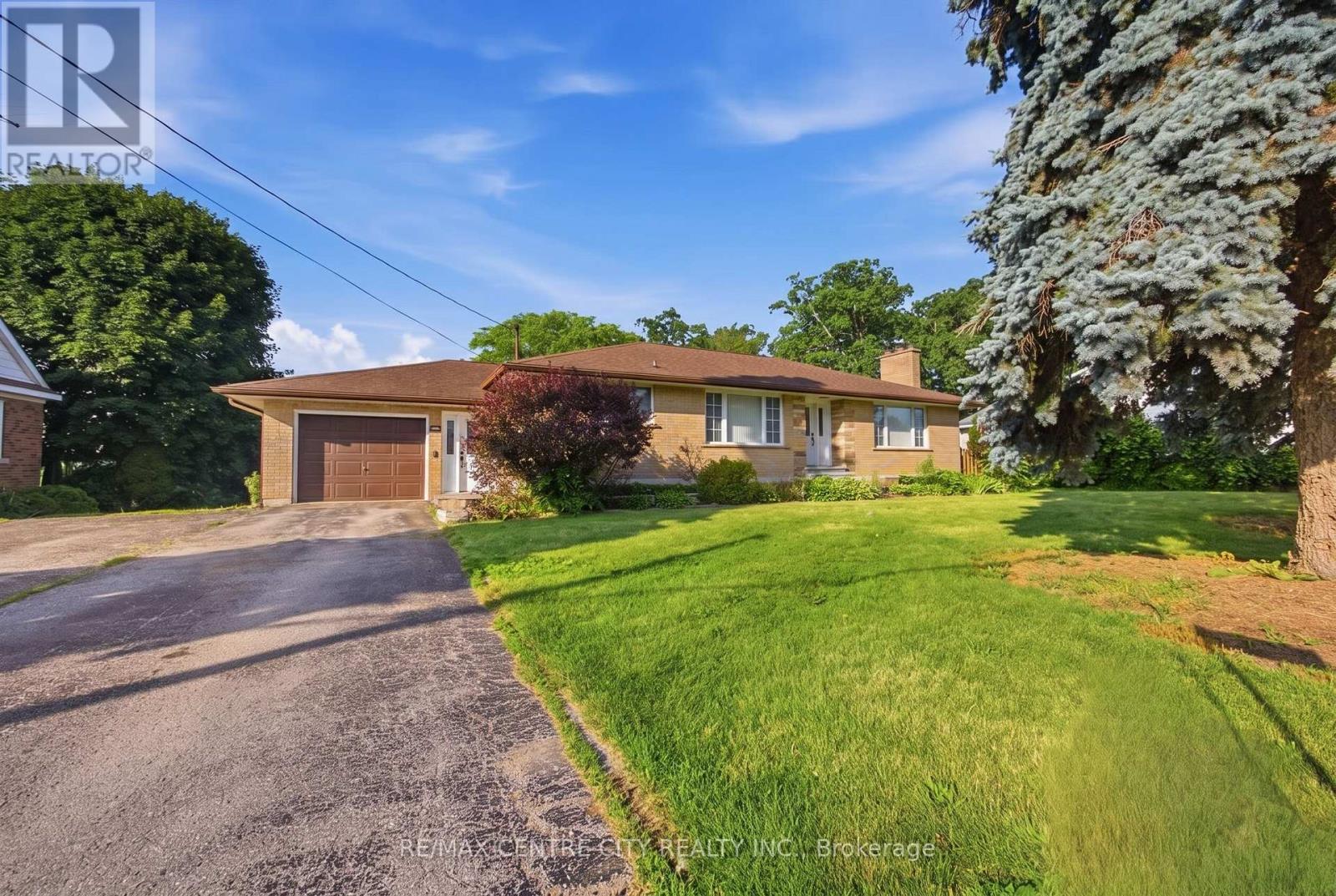 303 SIMCOE STREET - 1