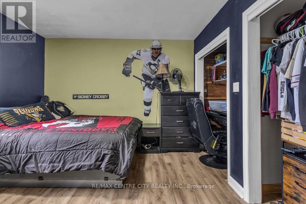 303 SIMCOE STREET - 20
