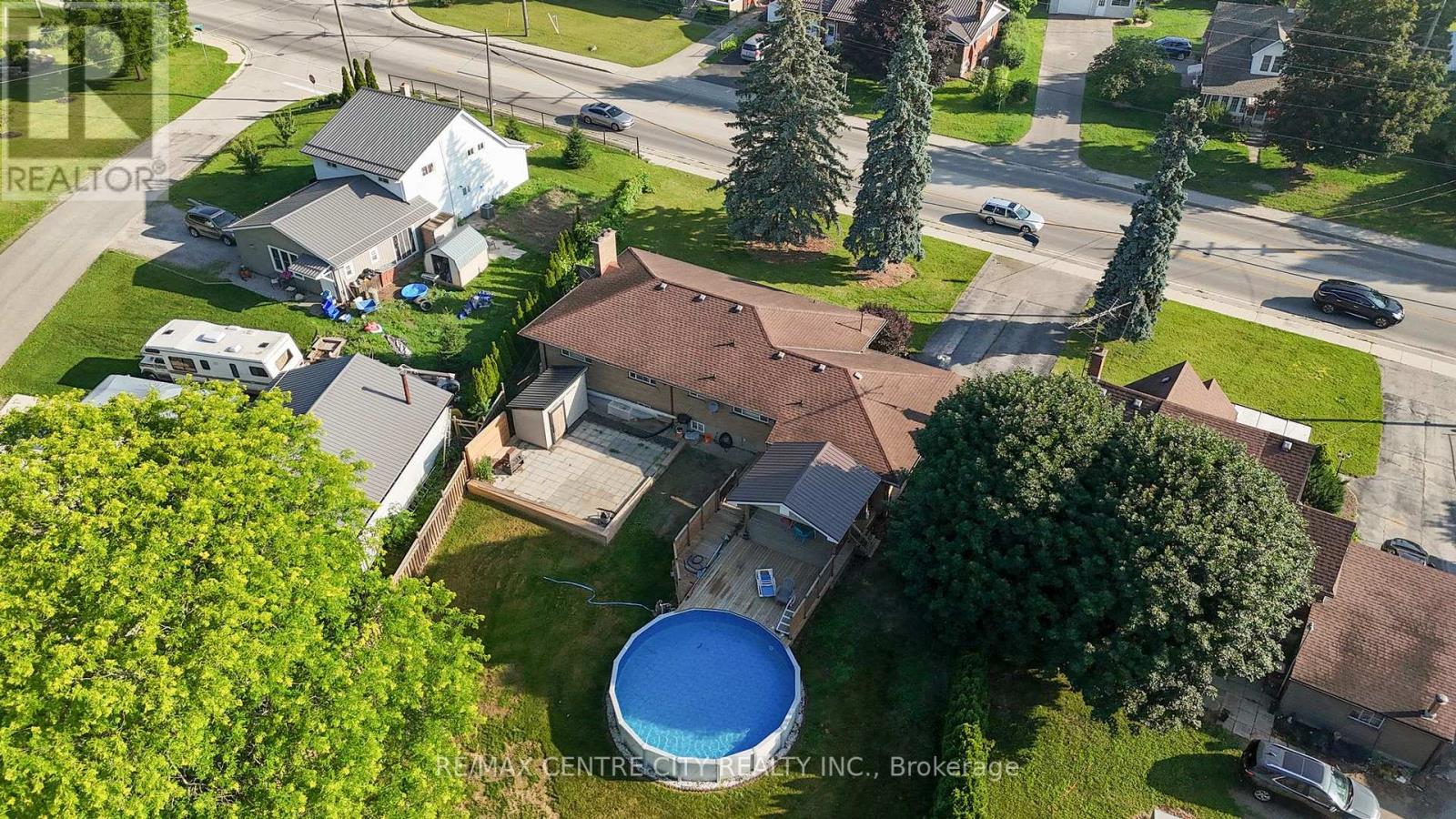 303 SIMCOE STREET - 3