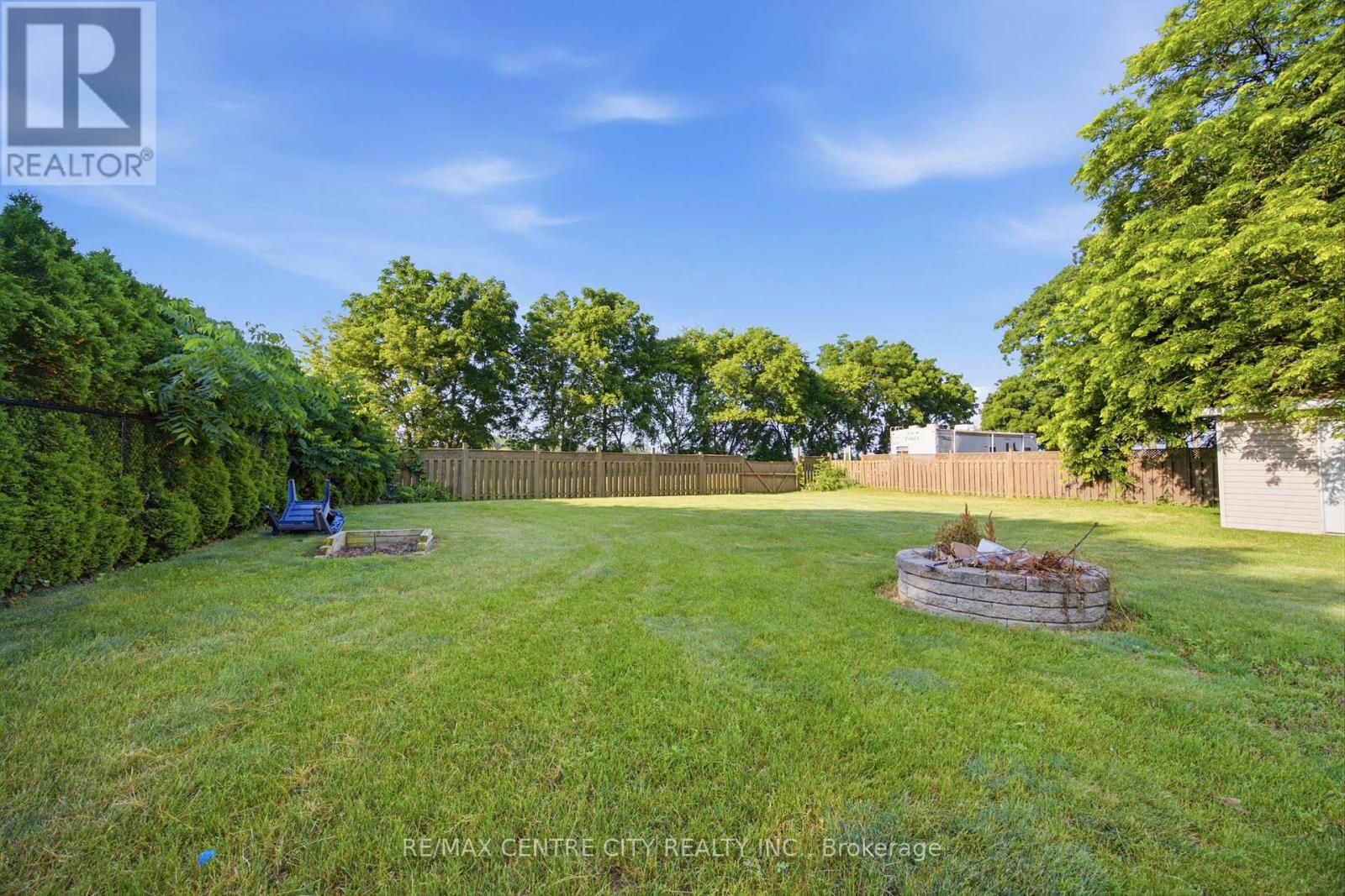 303 SIMCOE STREET - 31