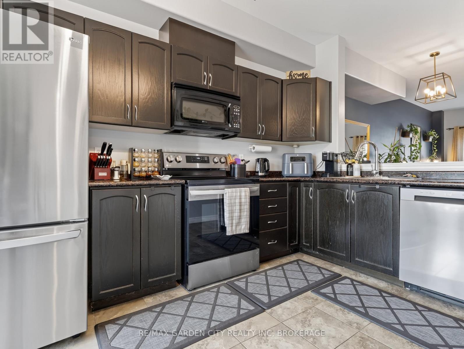 91 WILLOW LANE - 10