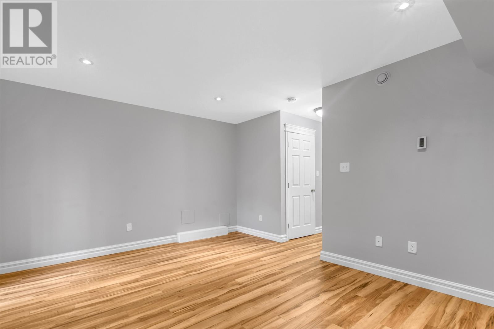 13 Brine Street - 26