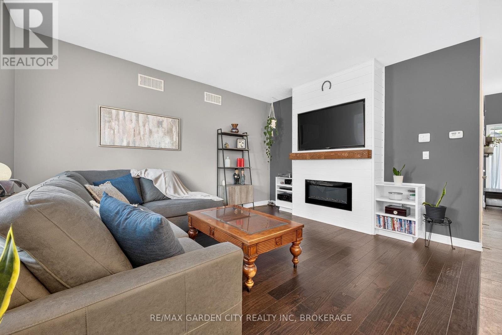 6569 FREDERICA STREET - 13