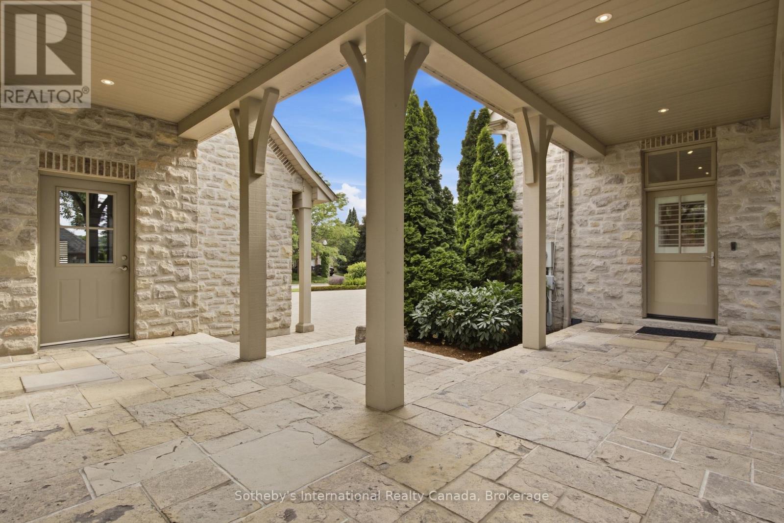 28 DEER RIDGE CRESCENT - Image 32