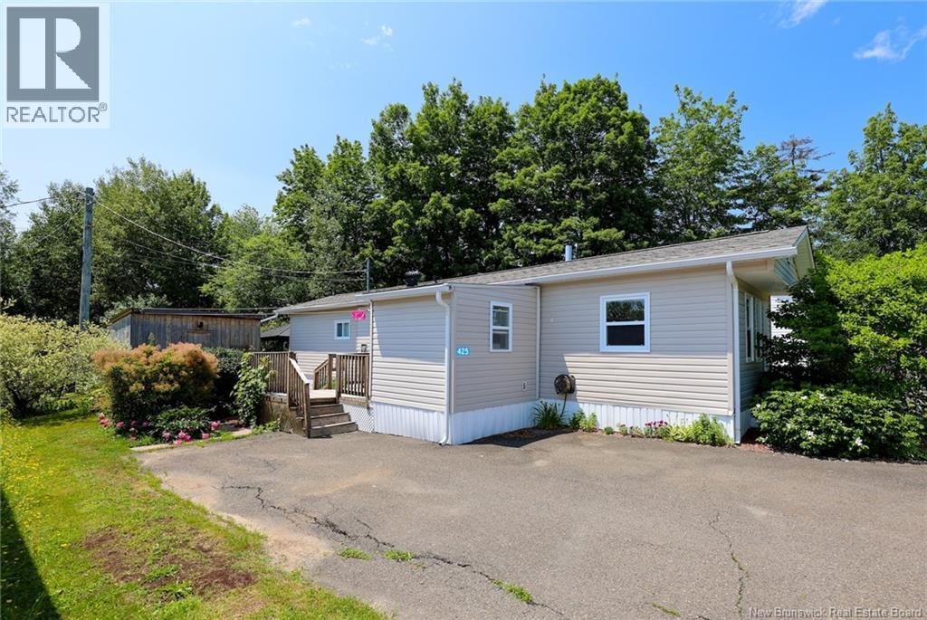 425 Kingsley Road - 1