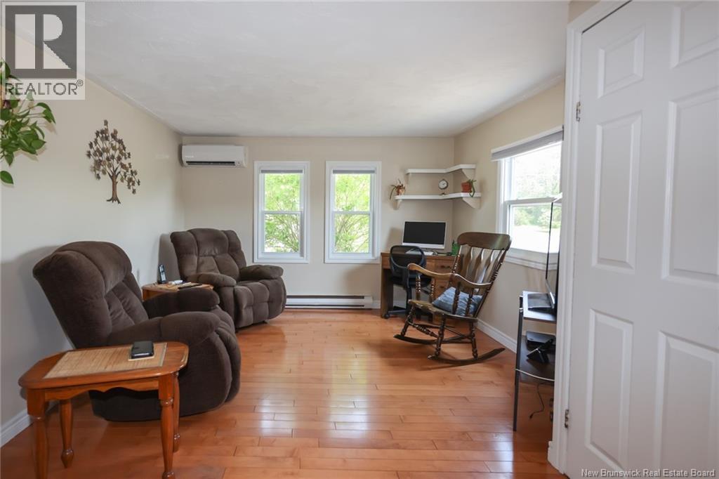 425 Kingsley Road - 8
