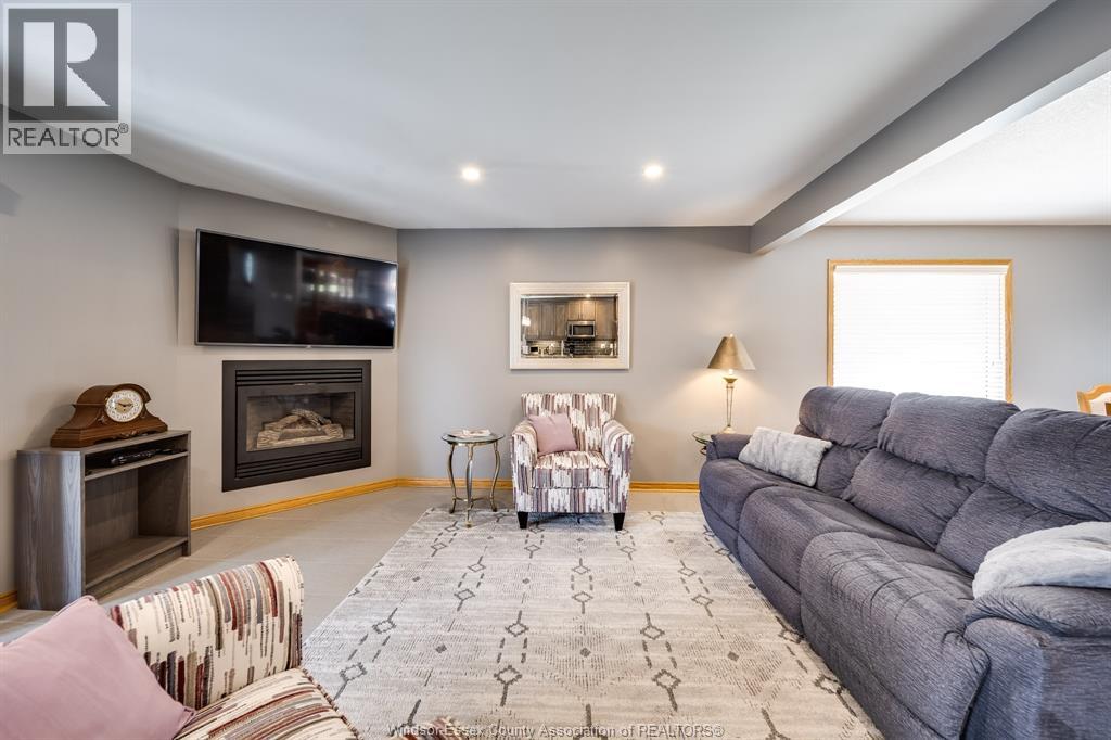 314 MENARD - 11