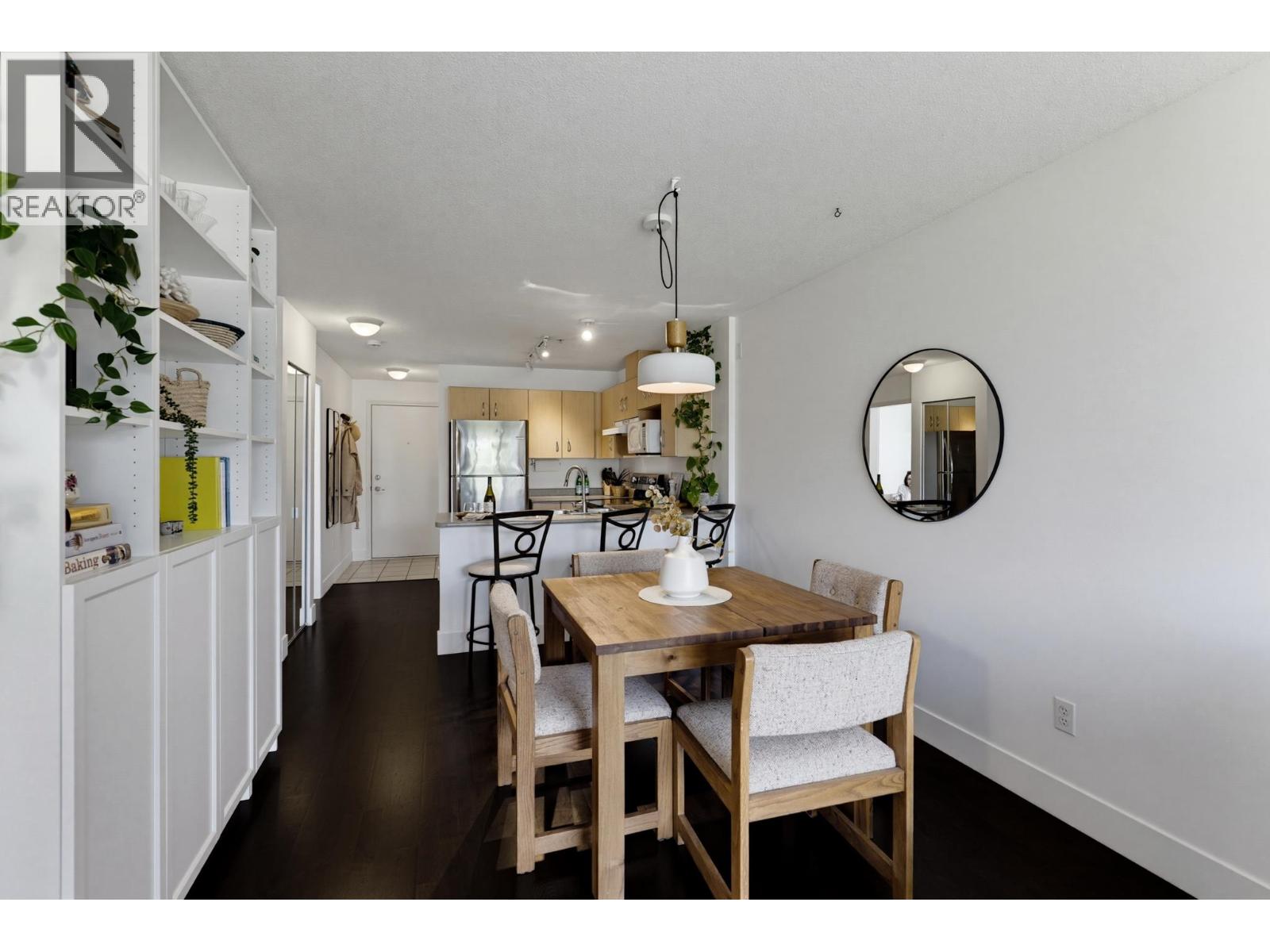 323 332 LONSDALE AVENUE, North Vancouver